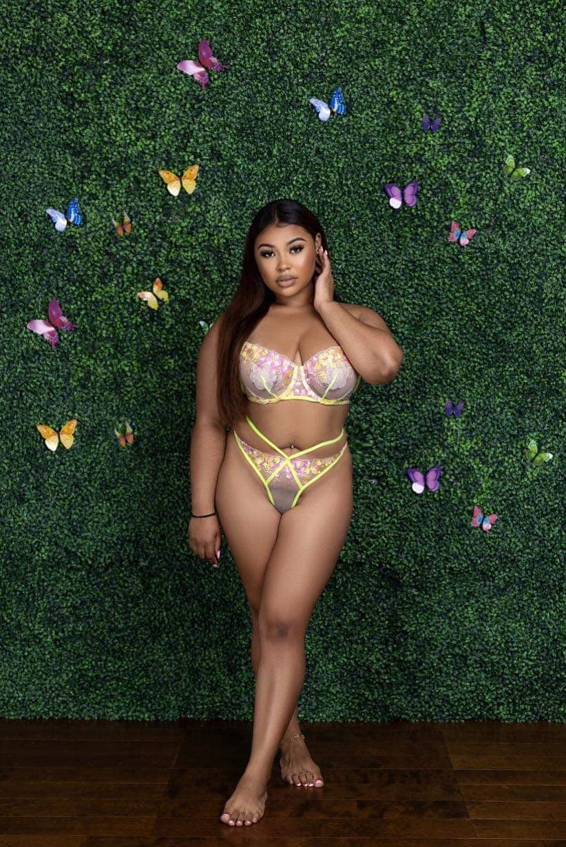 'Alluring' - Lingerie Set
